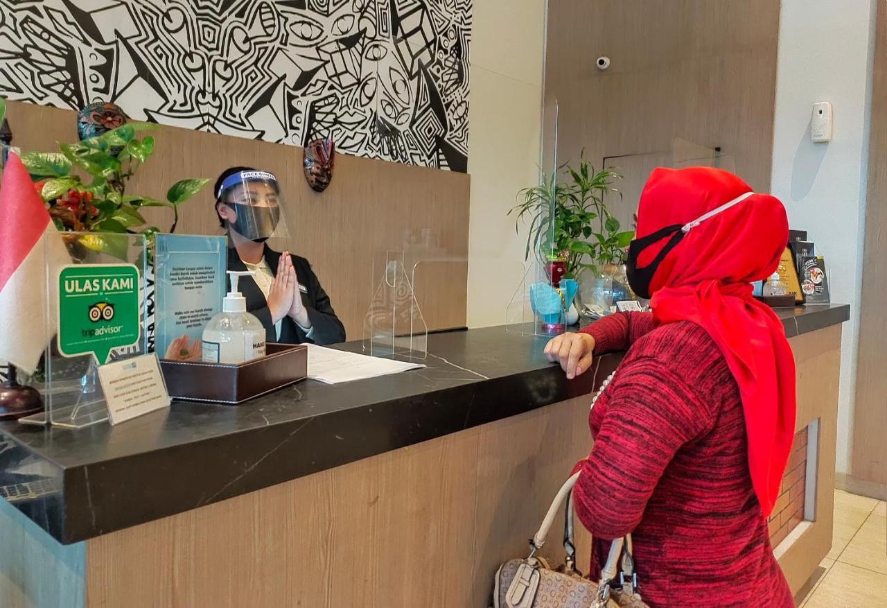 Hotel 88 Itc Fatmawati Jakarta By Wh מראה חיצוני תמונה