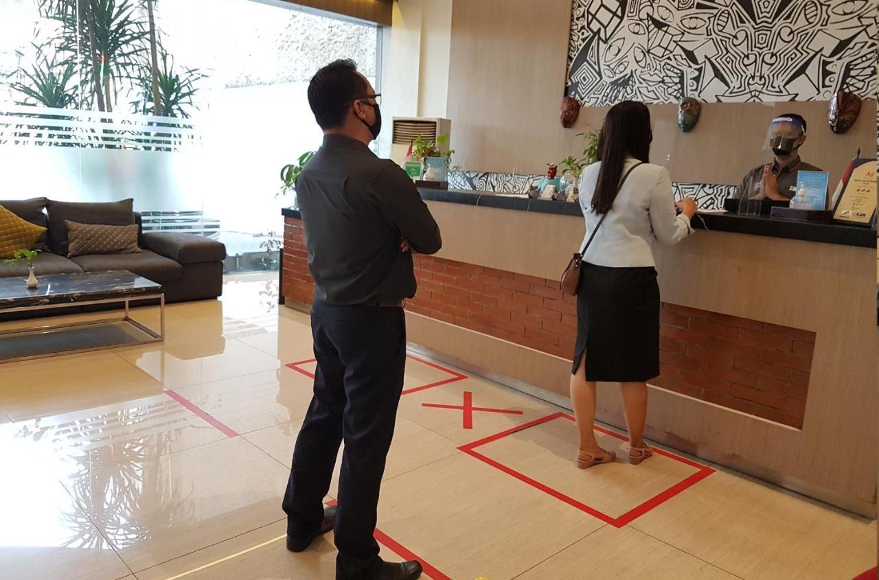 Hotel 88 Itc Fatmawati Jakarta By Wh מראה חיצוני תמונה