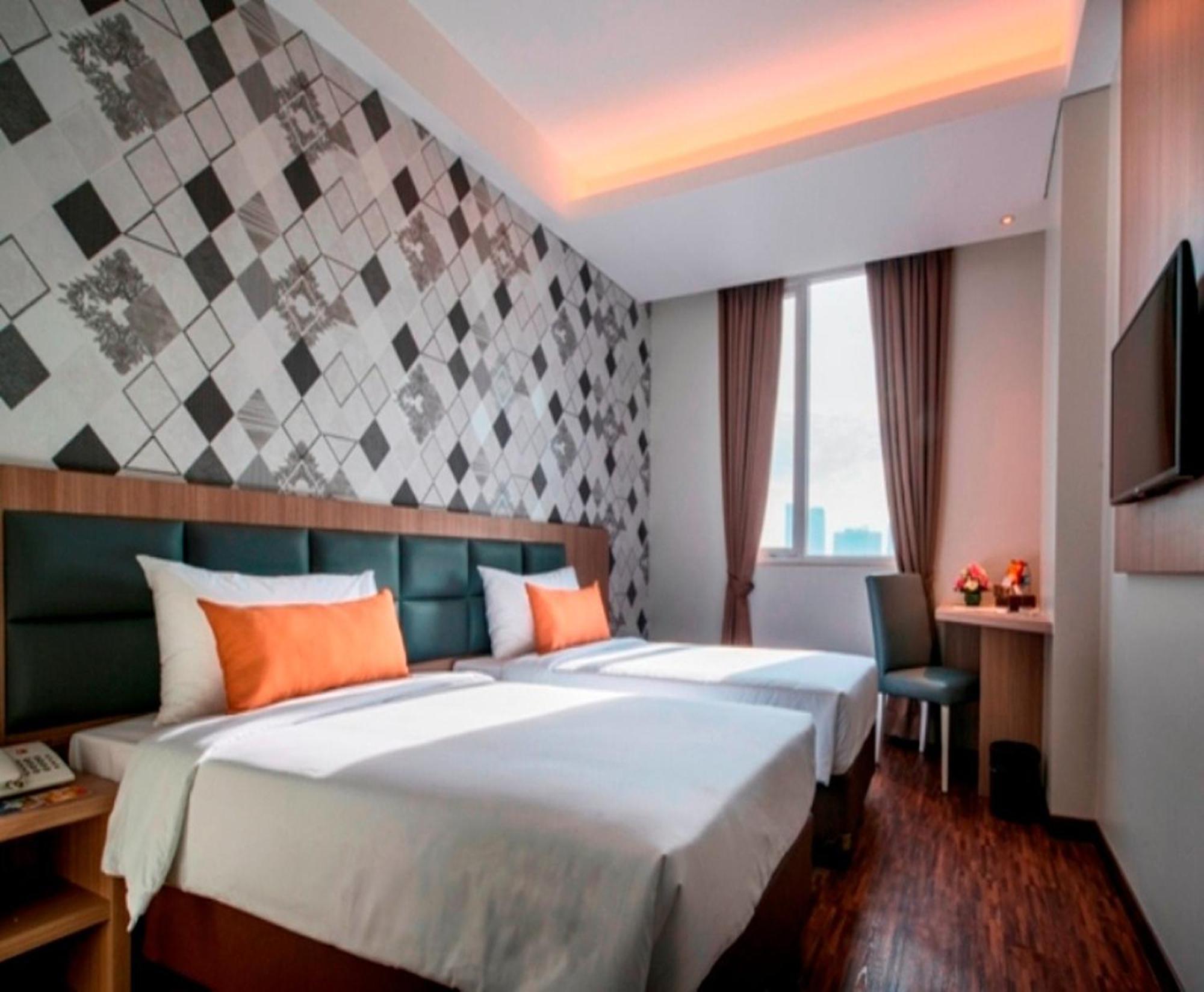 Hotel 88 Itc Fatmawati Jakarta By Wh מראה חיצוני תמונה