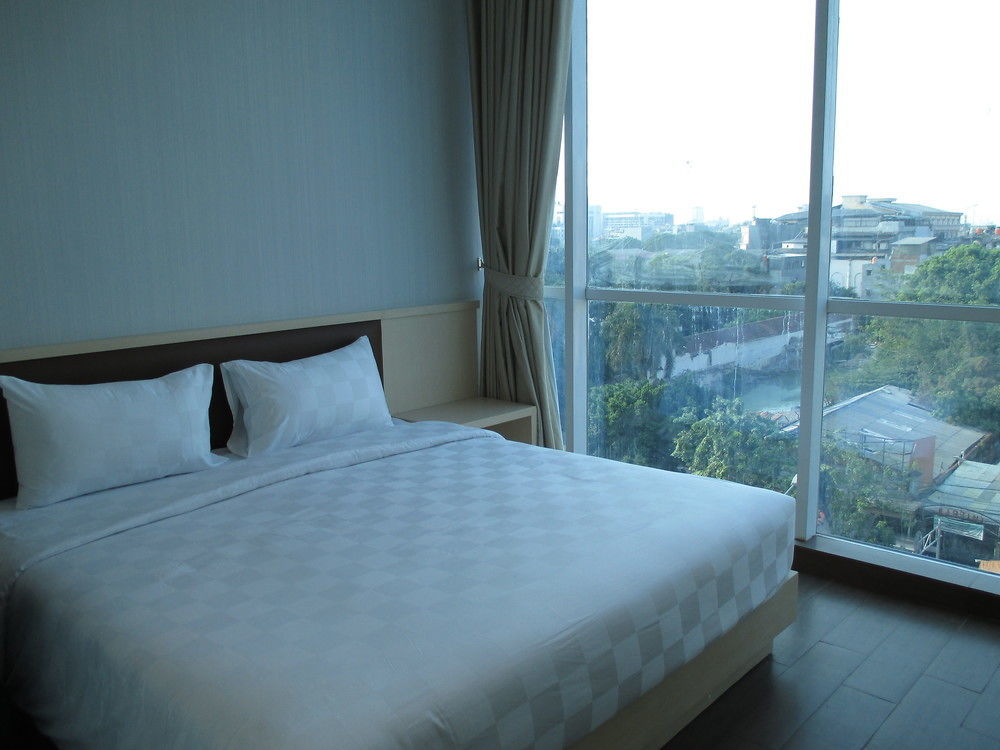 Hotel 88 Itc Fatmawati Jakarta By Wh מראה חיצוני תמונה