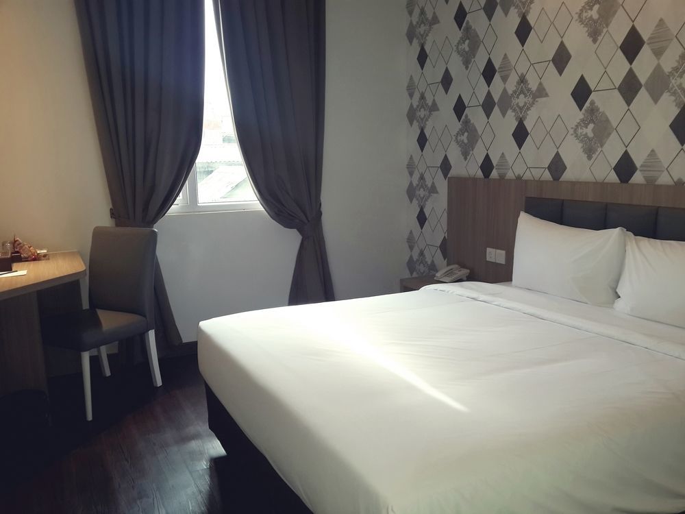 Hotel 88 Itc Fatmawati Jakarta By Wh מראה חיצוני תמונה