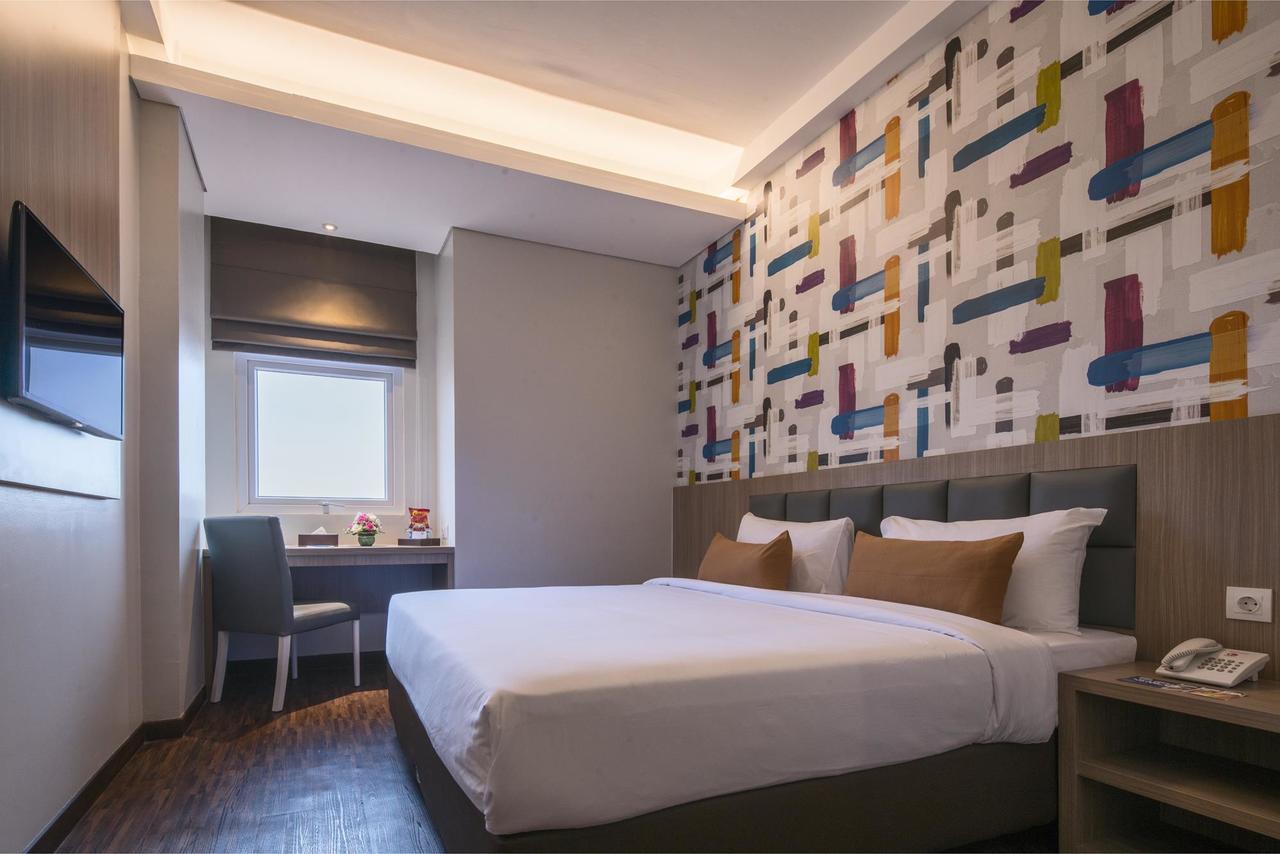 Hotel 88 Itc Fatmawati Jakarta By Wh מראה חיצוני תמונה