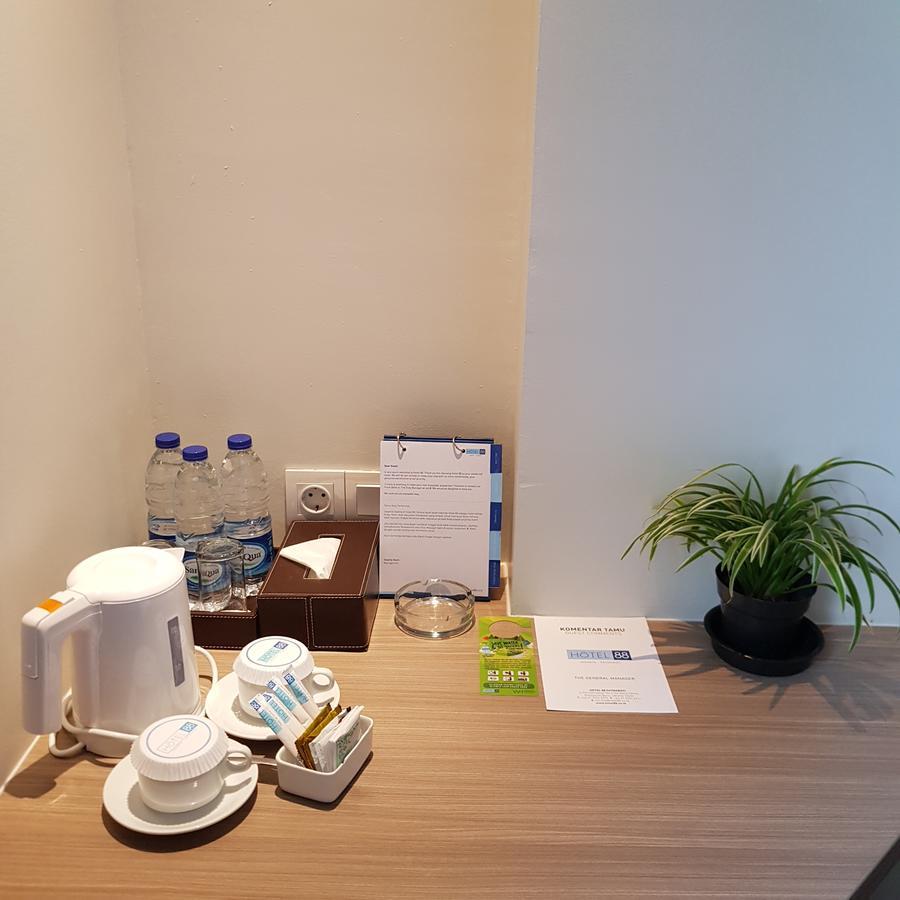 Hotel 88 Itc Fatmawati Jakarta By Wh מראה חיצוני תמונה