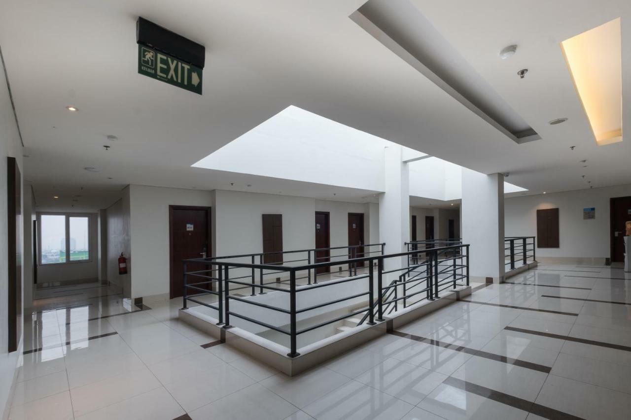 Hotel 88 Itc Fatmawati Jakarta By Wh מראה חיצוני תמונה