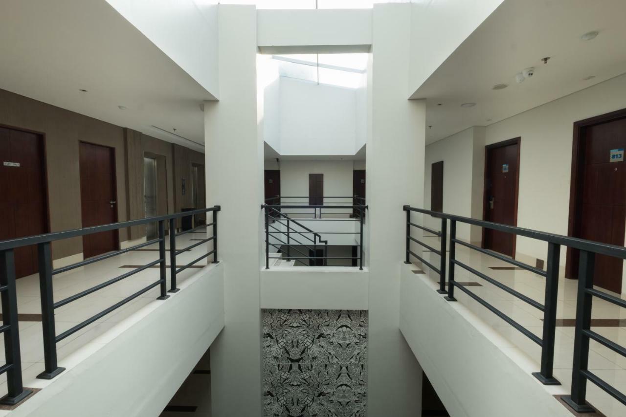 Hotel 88 Itc Fatmawati Jakarta By Wh מראה חיצוני תמונה