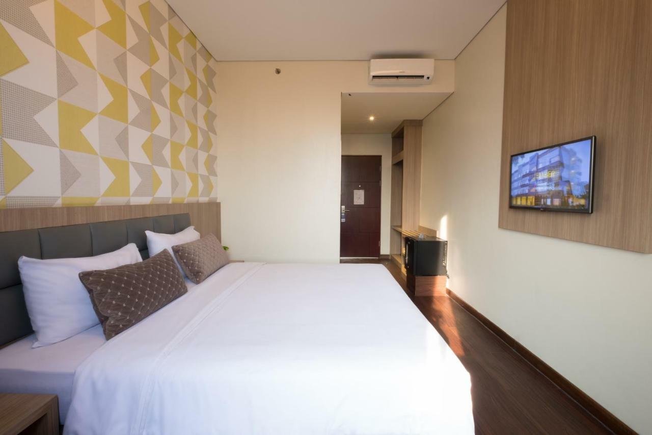 Hotel 88 Itc Fatmawati Jakarta By Wh מראה חיצוני תמונה
