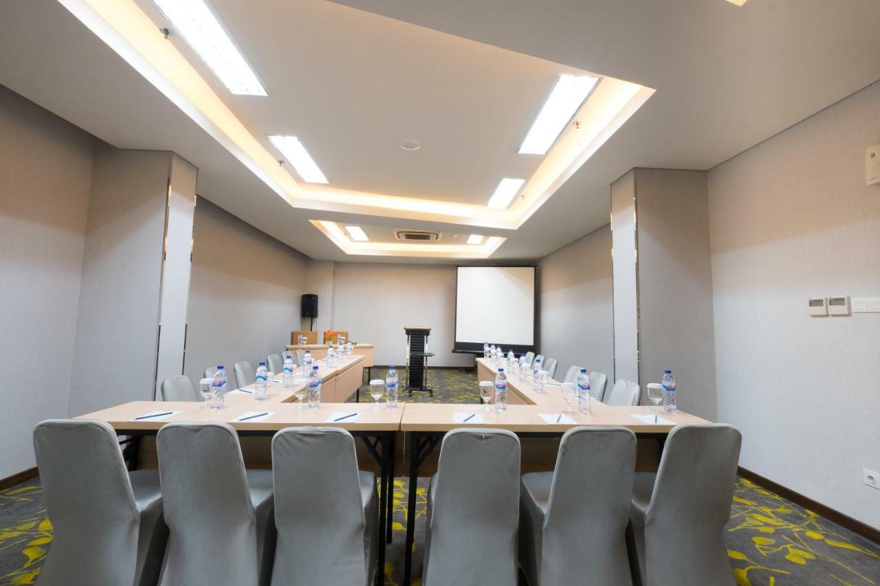 Hotel 88 Itc Fatmawati Jakarta By Wh מראה חיצוני תמונה