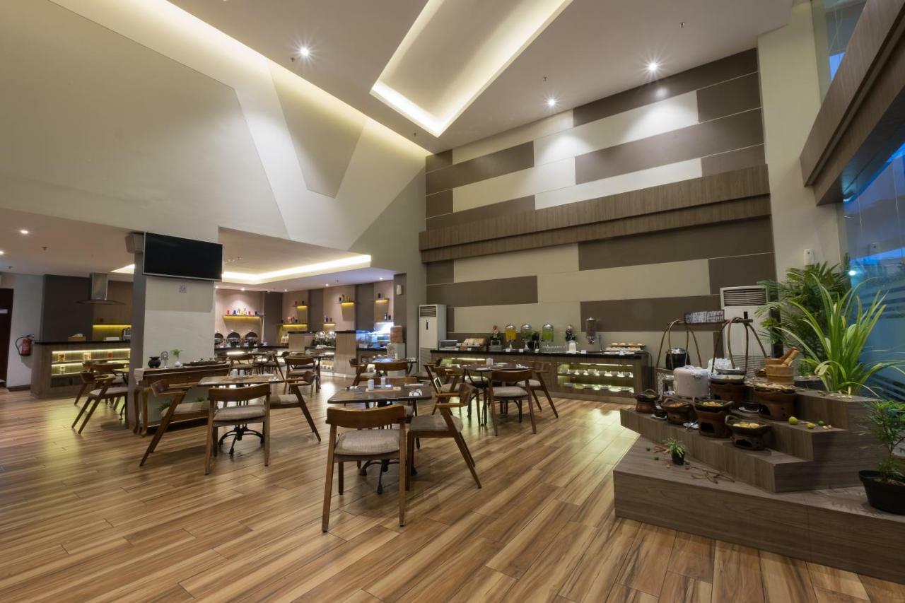 Hotel 88 Itc Fatmawati Jakarta By Wh מראה חיצוני תמונה